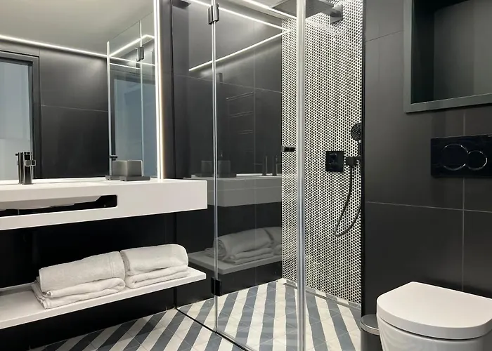 Fesh Lofts, 10min To Center, Ac & Kitchen 4*