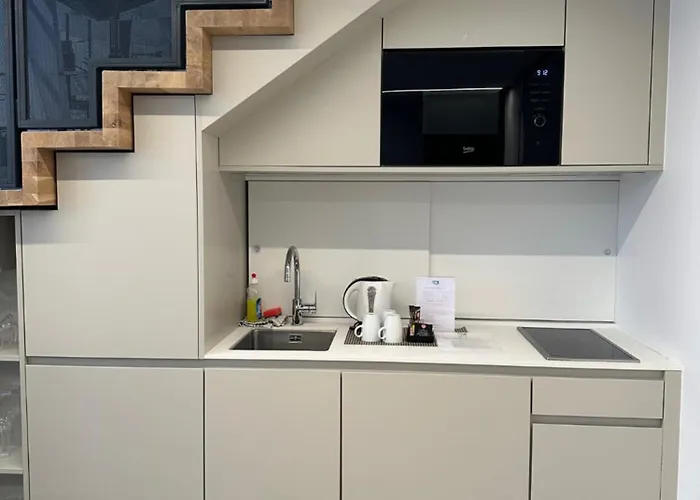 Fesh Lofts, 10min To Center, Ac & Kitchen 4*