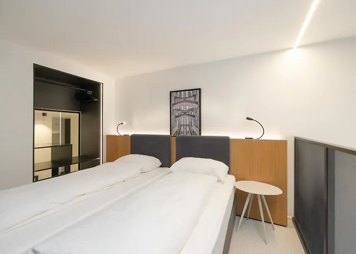 Fesh Lofts, 10min To Center, Ac & Kitchen 4*