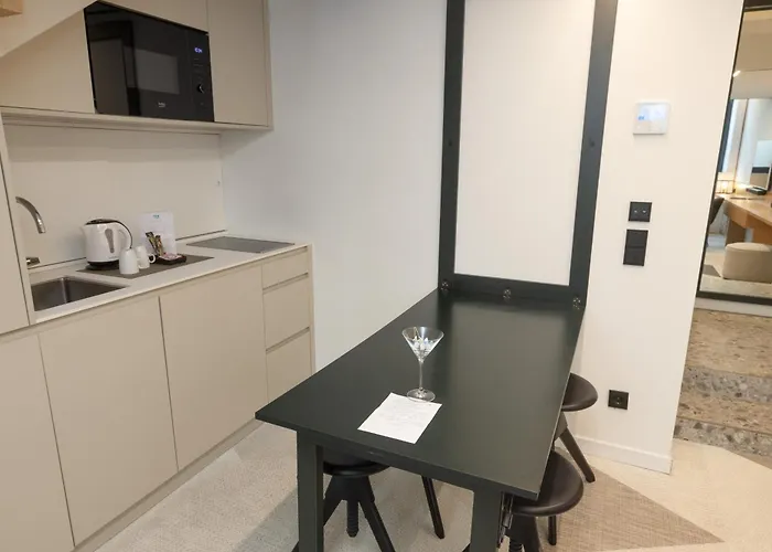 Aparthotel Fesh Lofts, 10min To Center, Ac & Kitchen 4*