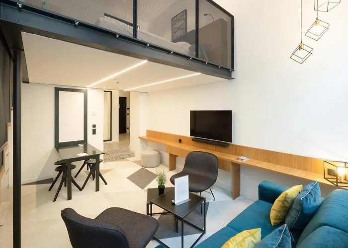 Fesh Lofts, 10min To Center, Ac & Kitchen Aparthotel