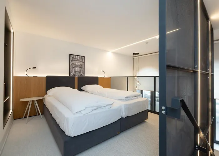 Fesh Lofts, 10min To Center, Ac & Kitchen