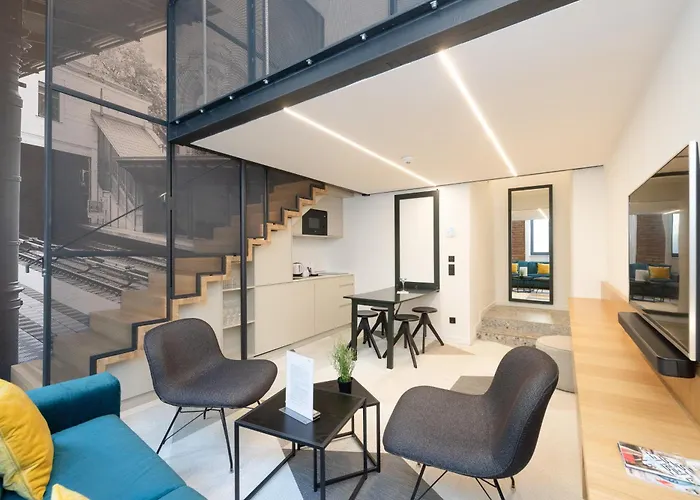 Fesh Lofts, 10min To Center, Ac & Kitchen 4*