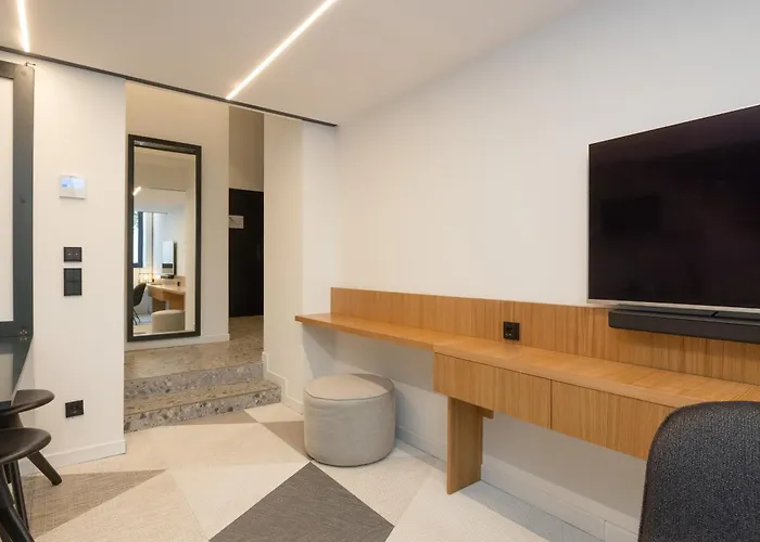 Fesh Lofts, 10min To Center, Ac & Kitchen Aparthotel