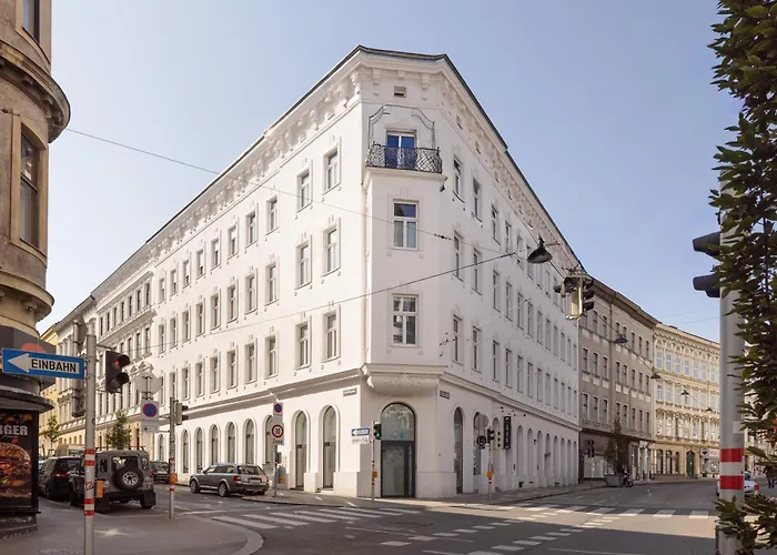 Aparthotel Fesh Lofts, 10min To Center, Ac & Kitchen 4*