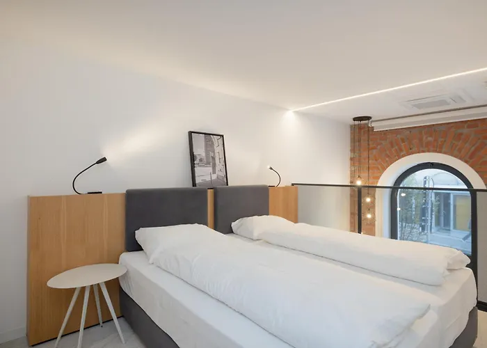 Fesh Lofts, 10min To Center, Ac & Kitchen 4*