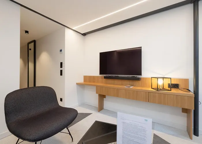 Fesh Lofts, 10min To Center, Ac & Kitchen