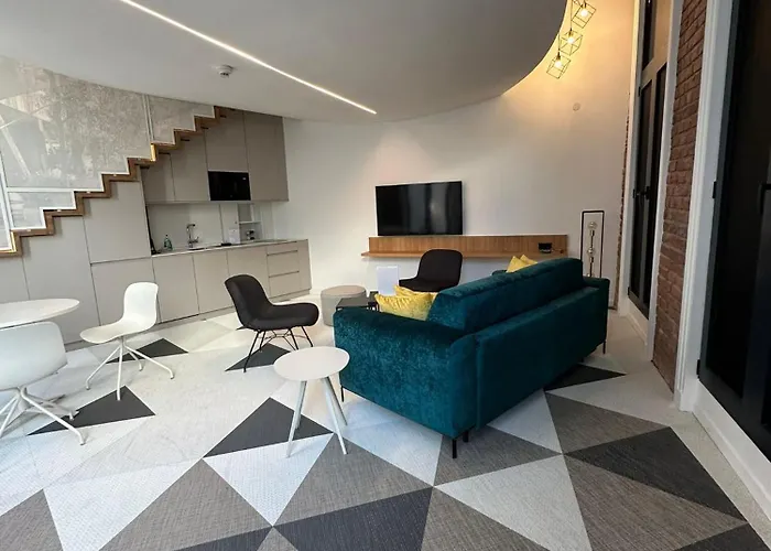 Fesh Lofts, 10min To Center, Ac & Kitchen Aparthotel